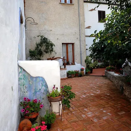 Couette-café Corte San Lussorio 3*